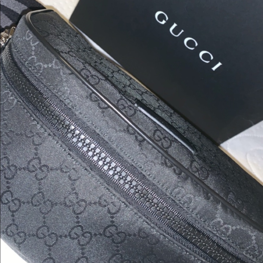 Gucci fanny/shoulder bag
